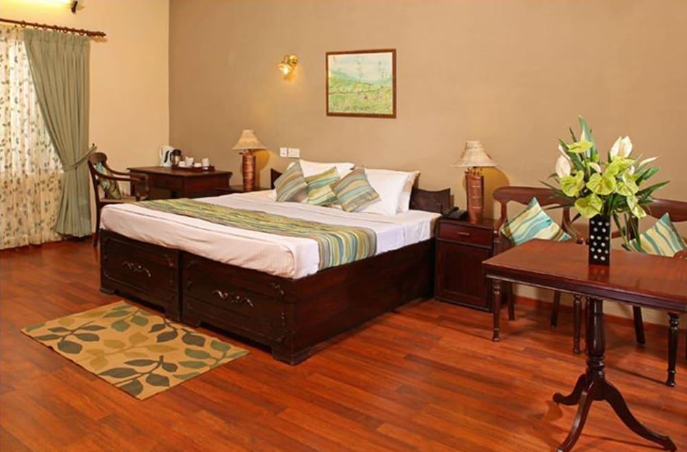 Carmelia Haven Resort Thekkady Exteriör bild