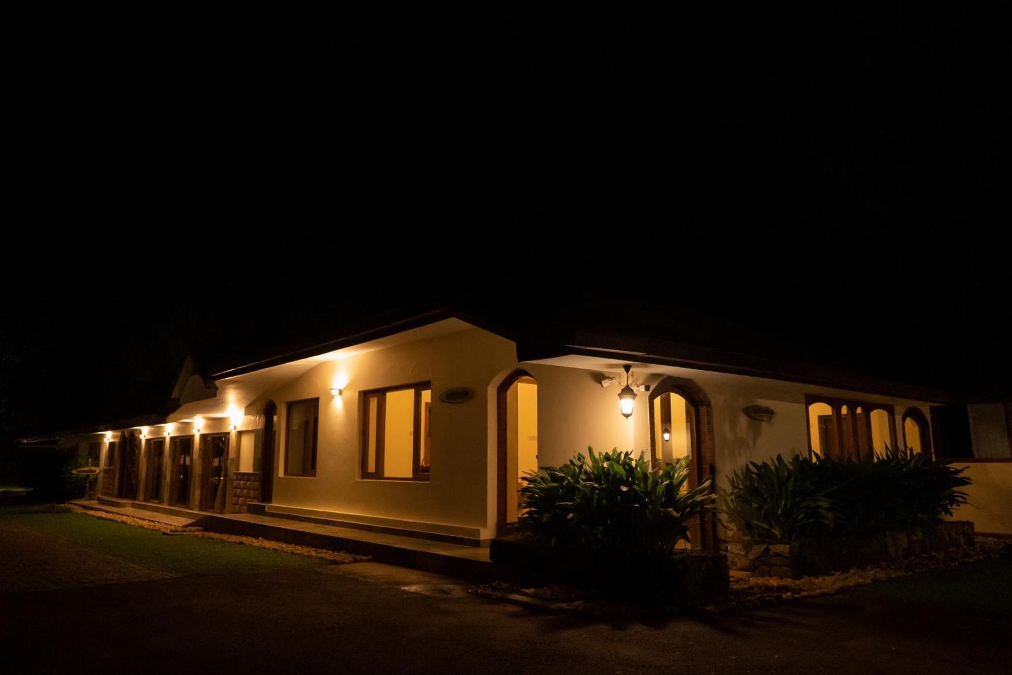 Carmelia Haven Resort Thekkady Exteriör bild