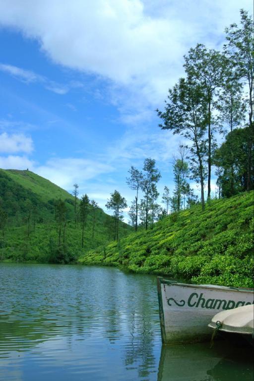Carmelia Haven Resort Thekkady Exteriör bild