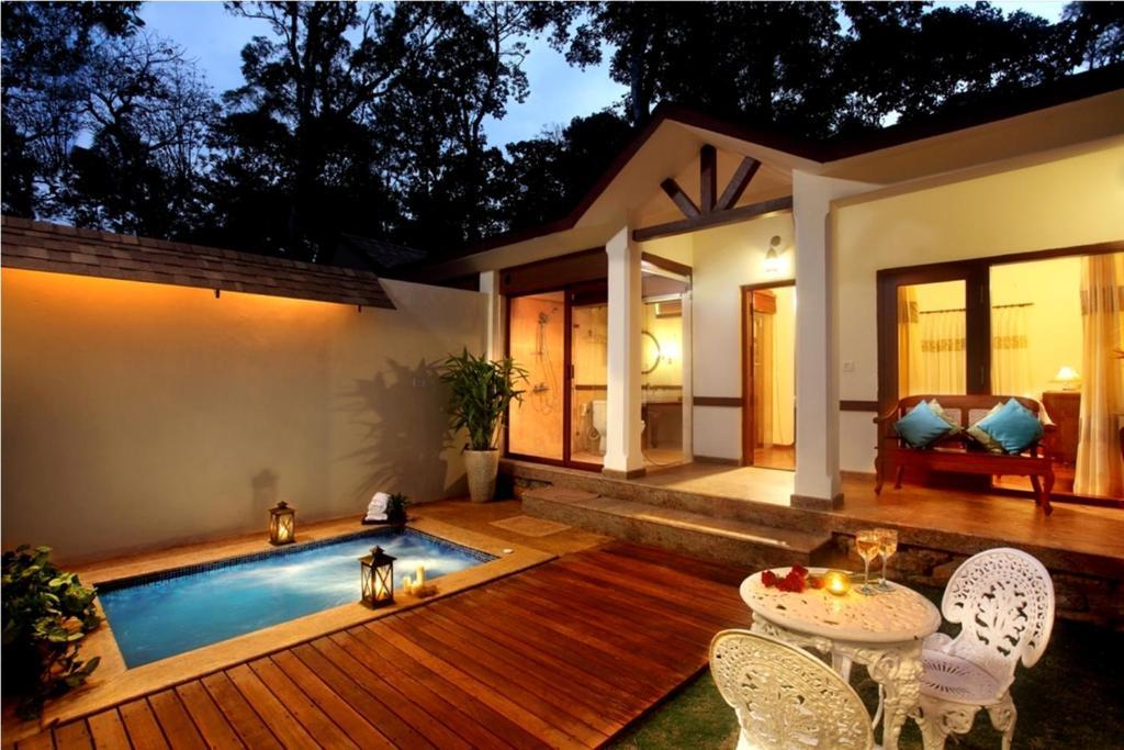Carmelia Haven Resort Thekkady Rum bild