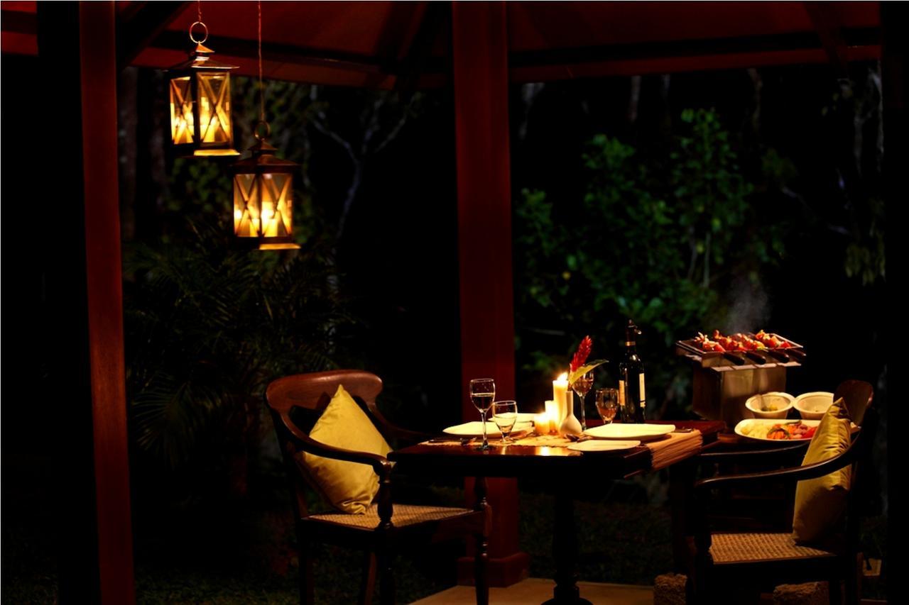 Carmelia Haven Resort Thekkady Rum bild
