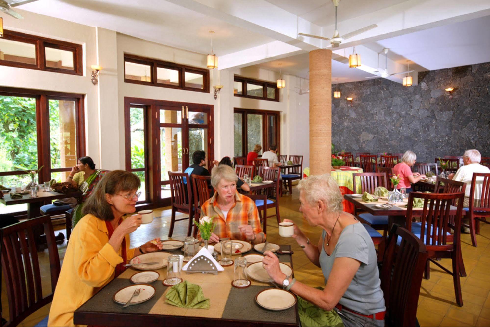 Carmelia Haven Resort Thekkady Exteriör bild