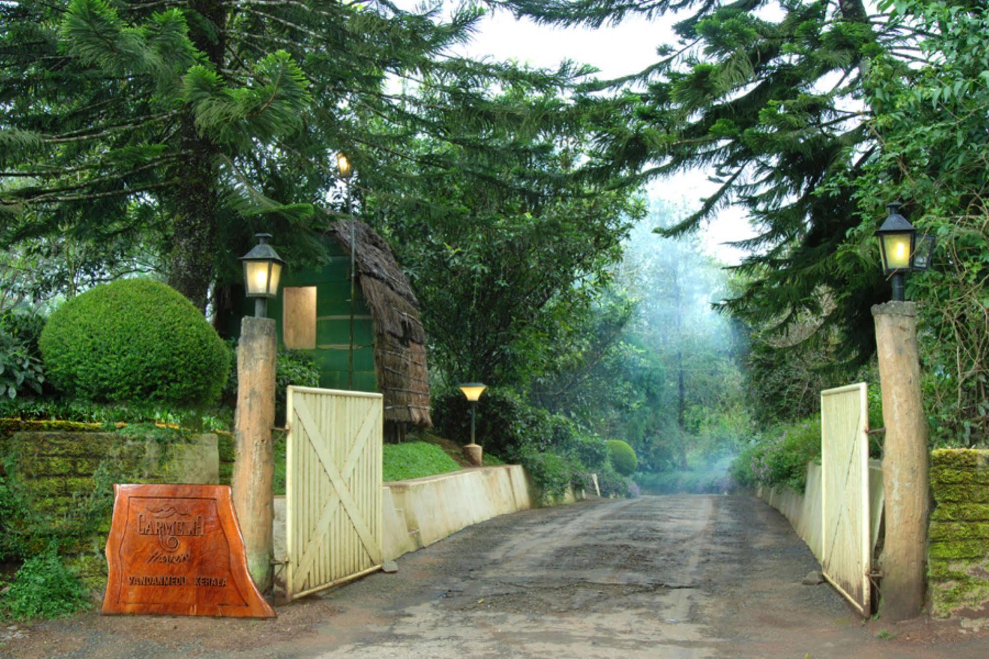 Carmelia Haven Resort Thekkady Exteriör bild